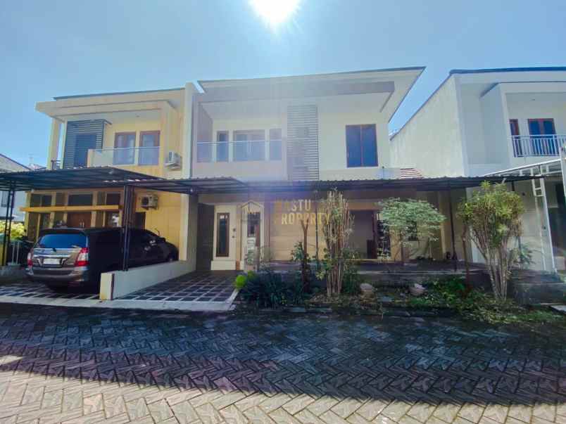 rumah 2 lantai di perumahan pondok permai babarsari