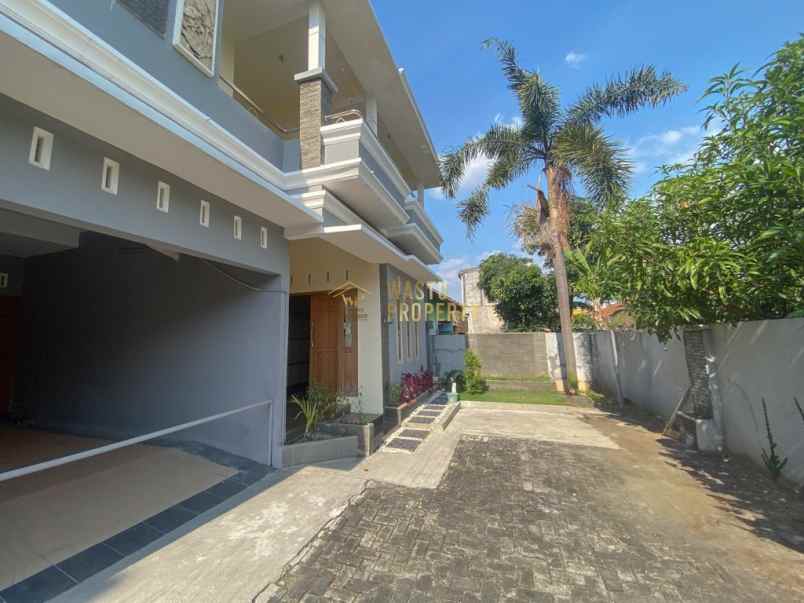 rumah 2 lantai di sambilegi maguwoharjo bawah pasaran