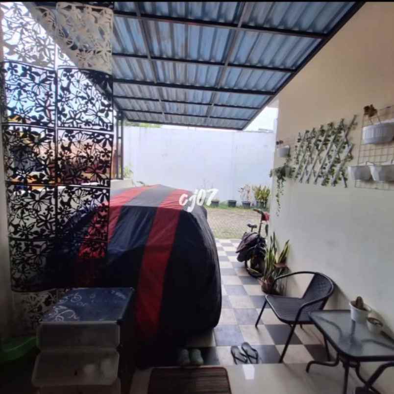 rumah 2 lantai hook di ciledug tangerang banten