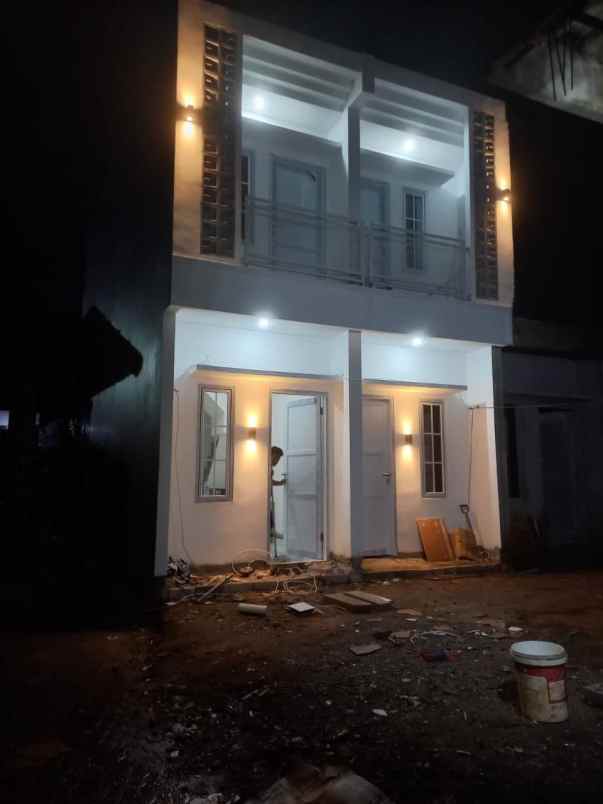 rumah 2 lantai lokasi strategis di jakarta timur