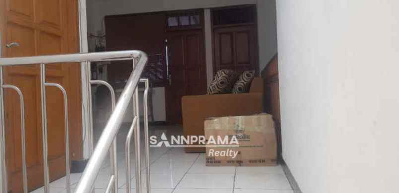 rumah 2 lantai luas 250m2 di tanah baru depok ashiml