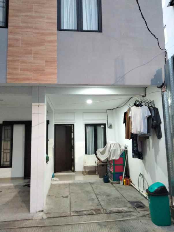 rumah 2 lantai senen kramat jakarta pusat take over