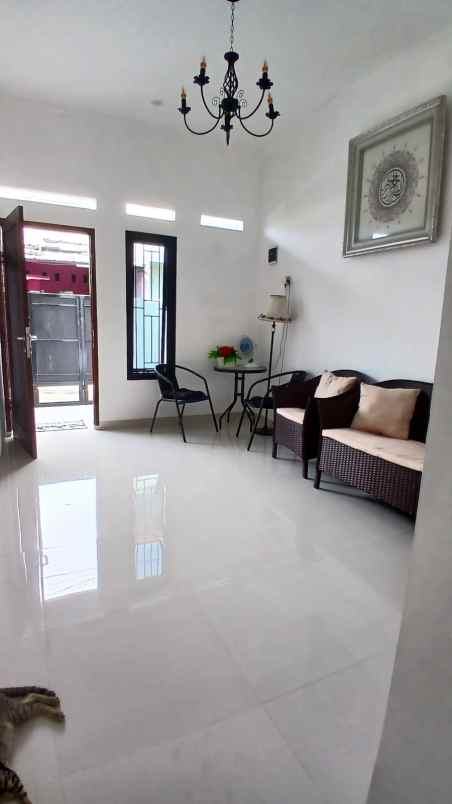 rumah bagus dan strategis perumanas di depok timur