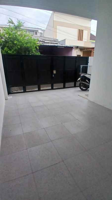 rumah bagus dan strategis perumanas di depok timur