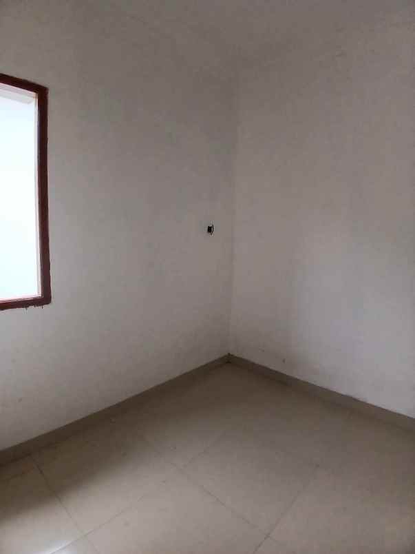 rumah baru 2 lantai dalam cluster di pengasinan depok