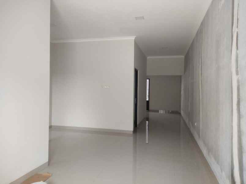 rumah baru 2 lantai di perumnas 1 kota bekasi