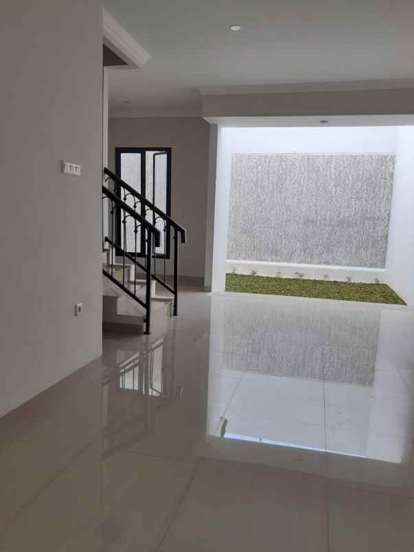 rumah baru 2 lantai idrus home bekasi dijual