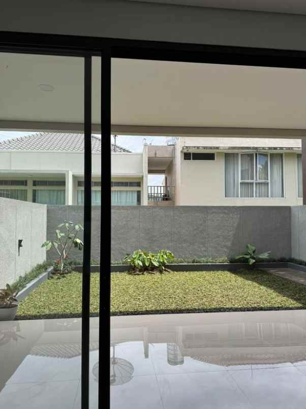 rumah baru desain modern kekinian di dago bandung