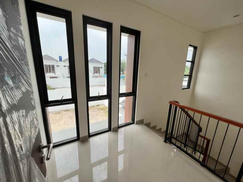 rumah baru luas 200 m di cluster seion kelapa dua