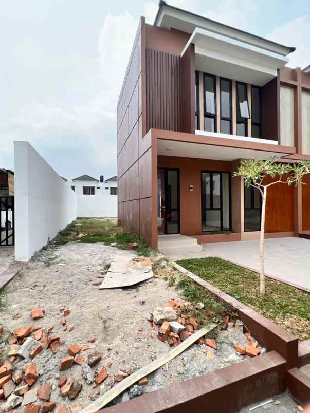 rumah baru luas 200 m di cluster seion kelapa dua