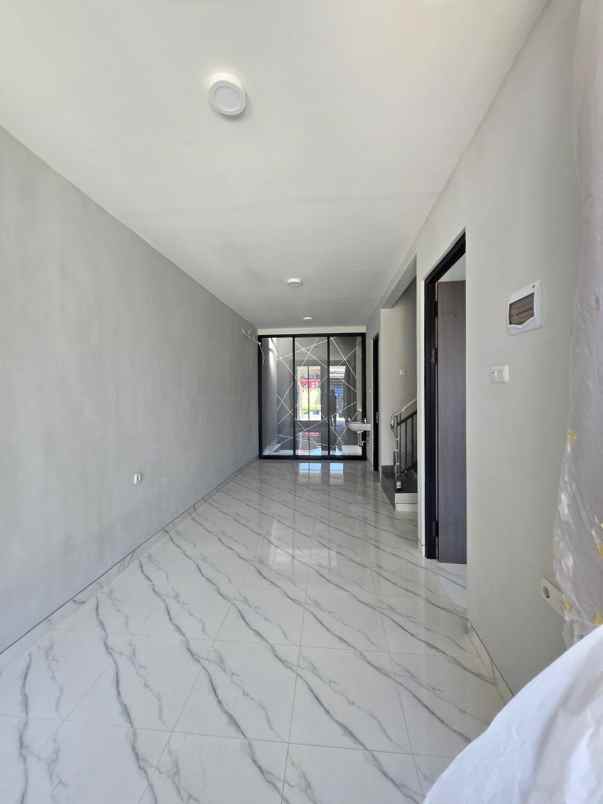 rumah baru minimalis pantai mentari surabaya timur