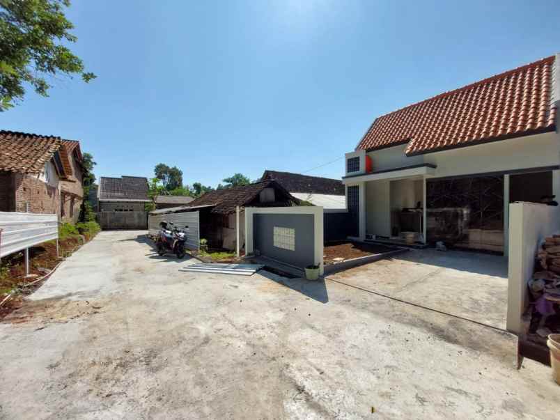 rumah baru shm dekat unnes gunungpati spek mewah