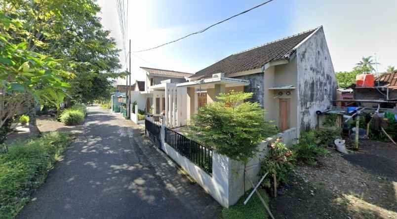 rumah belakang kampus umy jogja 950 jt