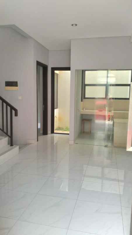 rumah cantik di cluster gracia lavon 1 tangerang