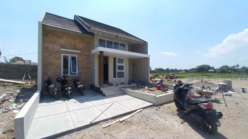 rumah cantik terlaris tepi jalan di bantul