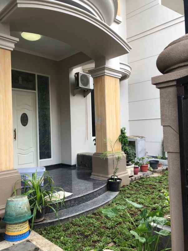 rumah classic araya surabaya timur dekat merr klampis