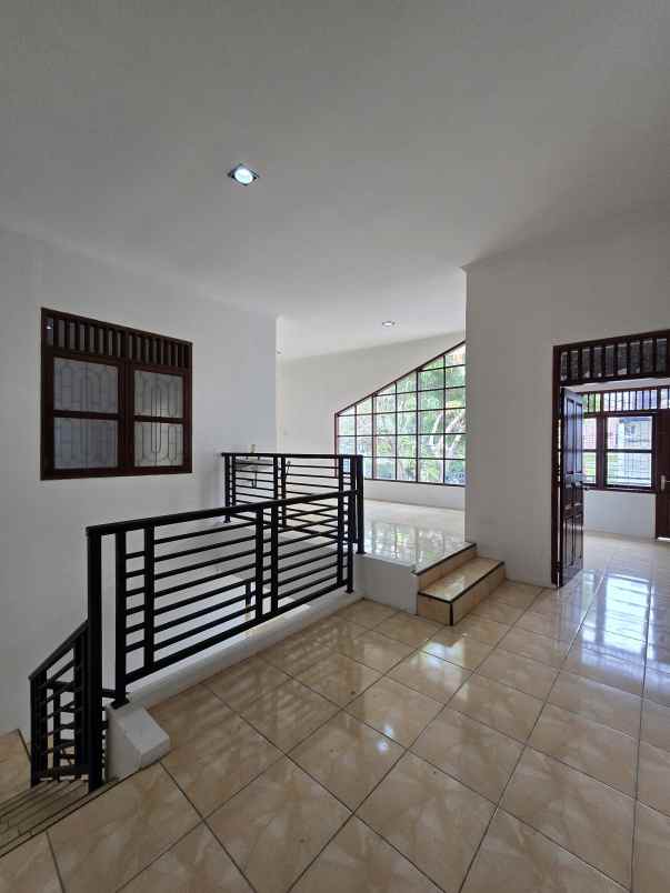 rumah dalam komplek harga di bawah pasaran siap huni