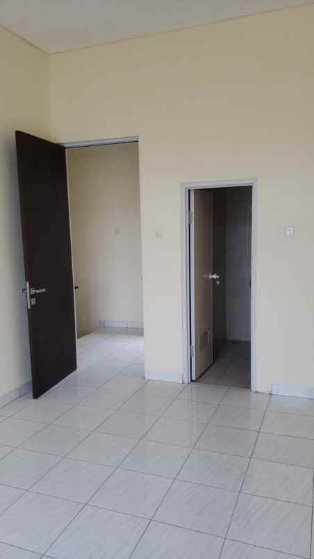 rumah di perumahan aeroland residence tangerang