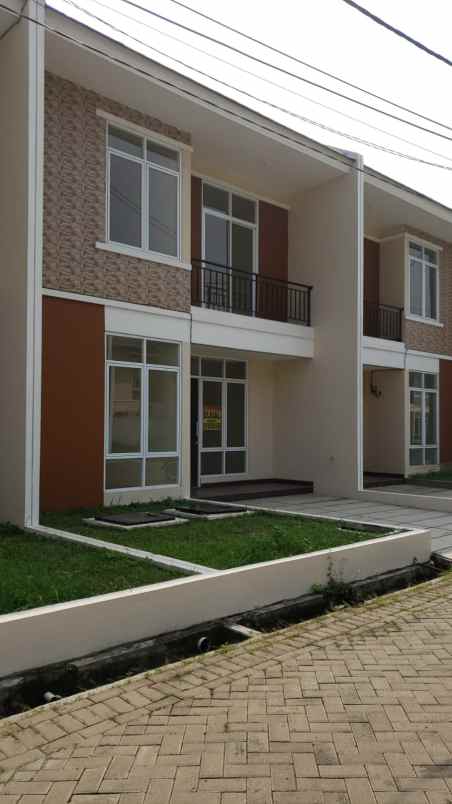 rumah di perumahan aeroland residence tangerang