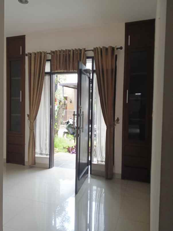 rumah dijual dekat dengan pintu tol jatiwaringin