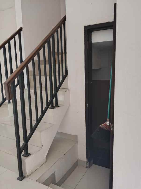 rumah dijual dekat dengan pintu tol jatiwaringin