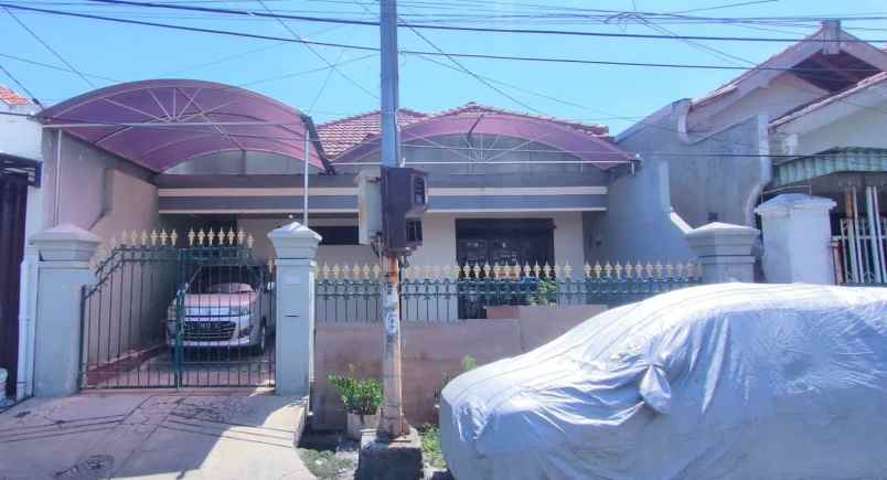 rumah dijual disewakan petemon surabaya pusat