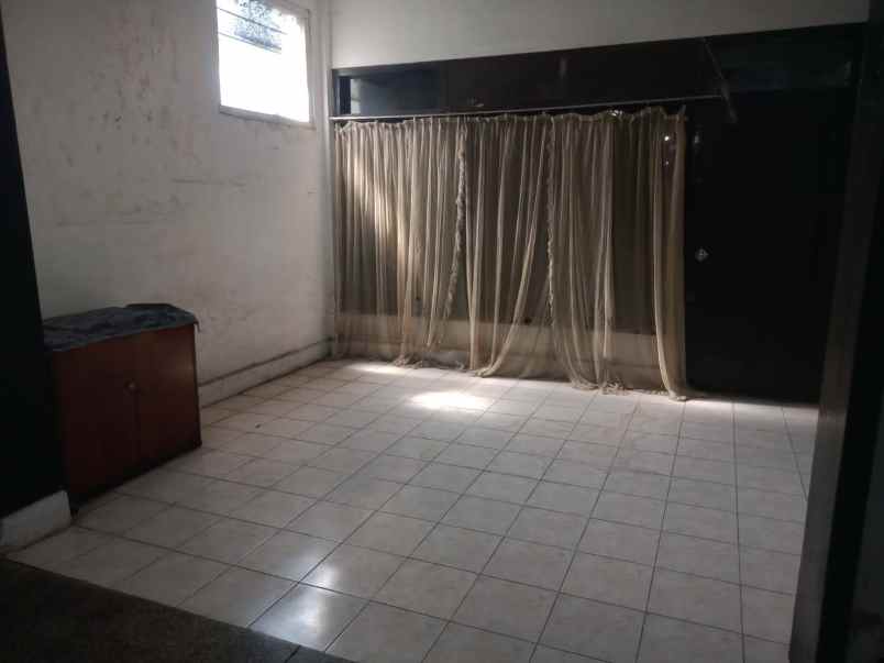 rumah dijual jalan sulawesi surabaya timur