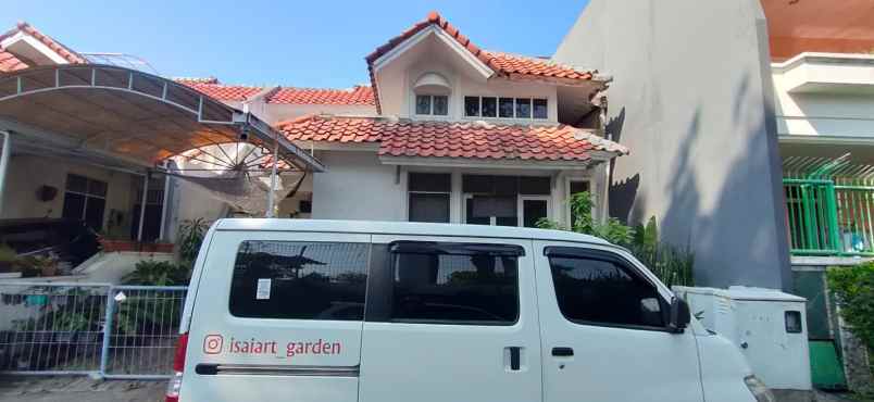 rumah dijual taman internasional citraland surabaya