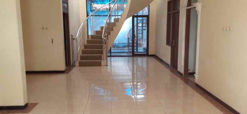 rumah graha estetika banyumanik semarang