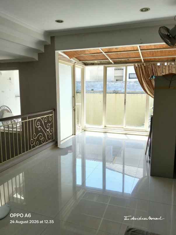 rumah graha family surabaya barat