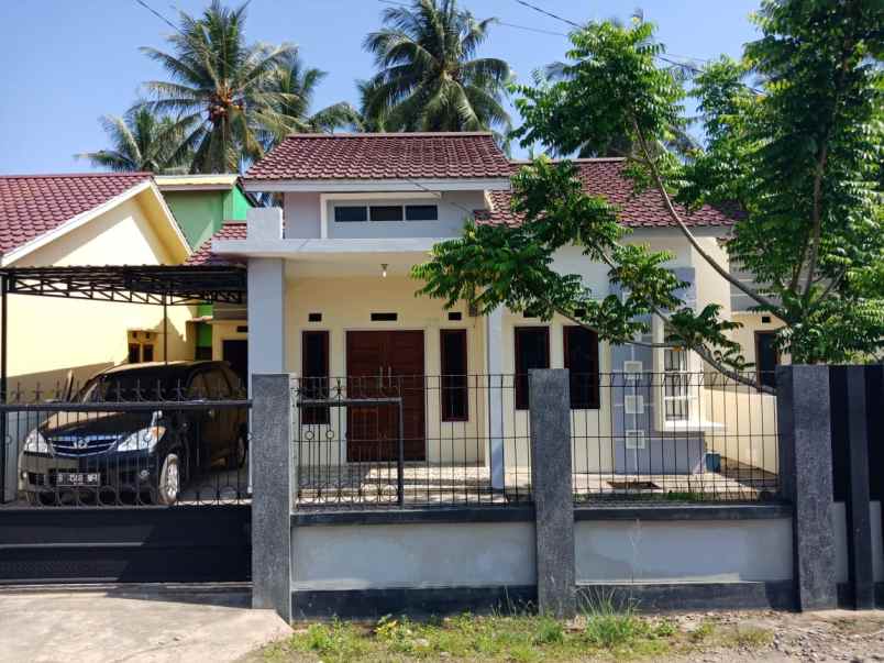 rumah jalan parit haji muksim