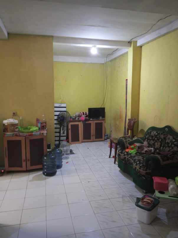 rumah jalan raya cilebut