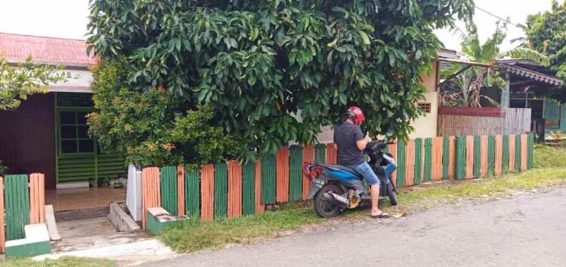 rumah jalan soekarno hatta 8