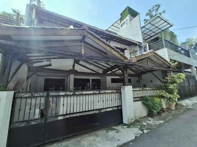 rumah jalan tebet timur dalam tebet jakarta selatan