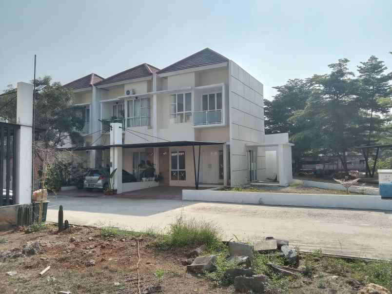 rumah jl bukit indah serua ciputat