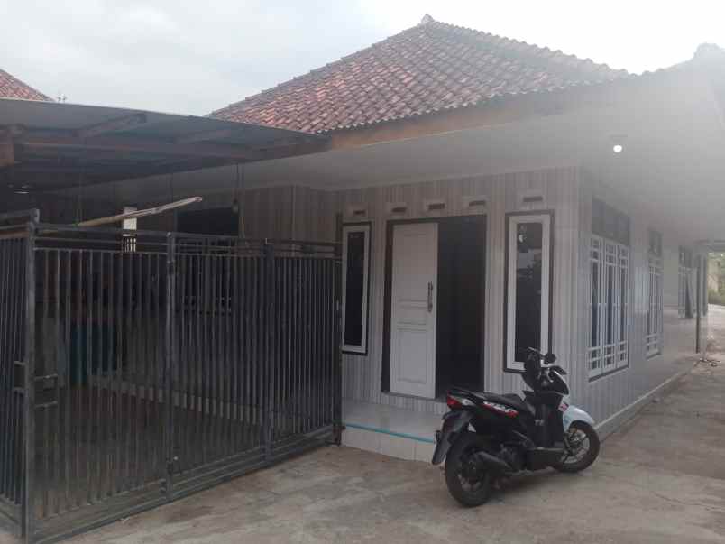 rumah kampung siap huni dan strategis