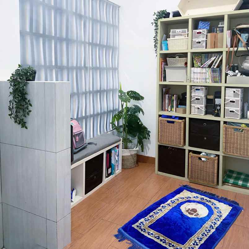 rumah komplek cisaranten one gate system