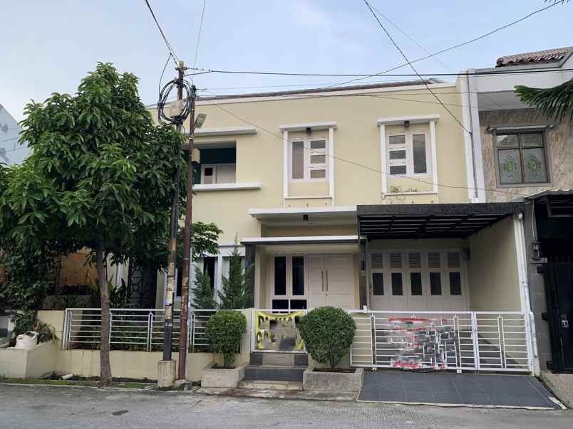 rumah komplek kemang pratama