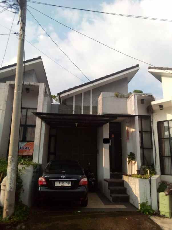 rumah komplek ssp sariwangi type downslop siap huni
