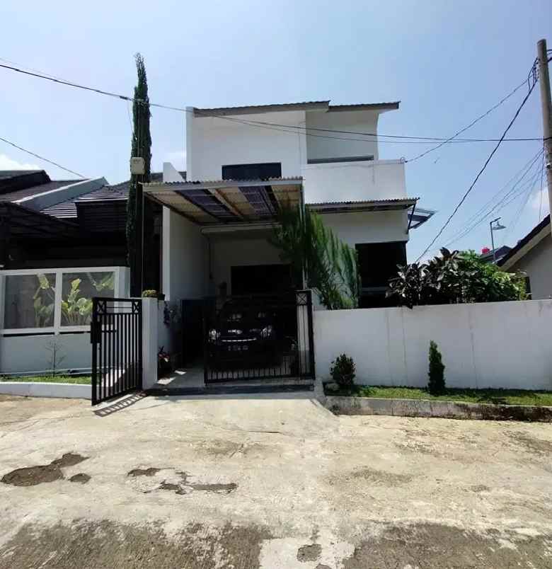 rumah komplek taman pesona cihanjuang