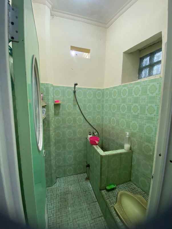 rumah komplex dua lantai siap huni