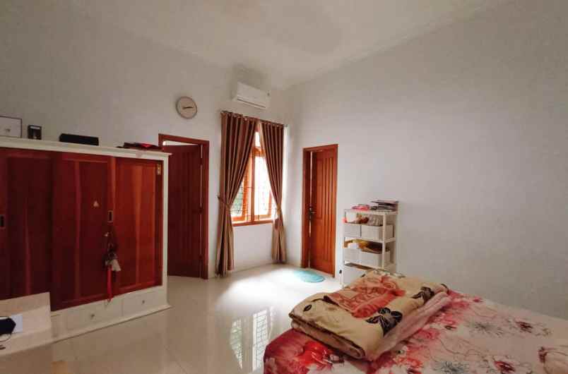 rumah lamper semarang selatan