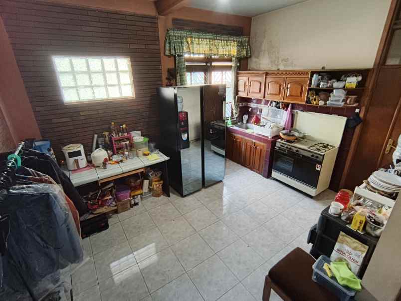 rumah luas kosan 20 kamar di pusat kota bandung