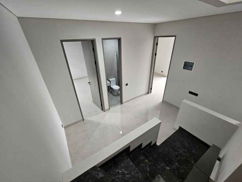 rumah lux minimalis semi furnished
