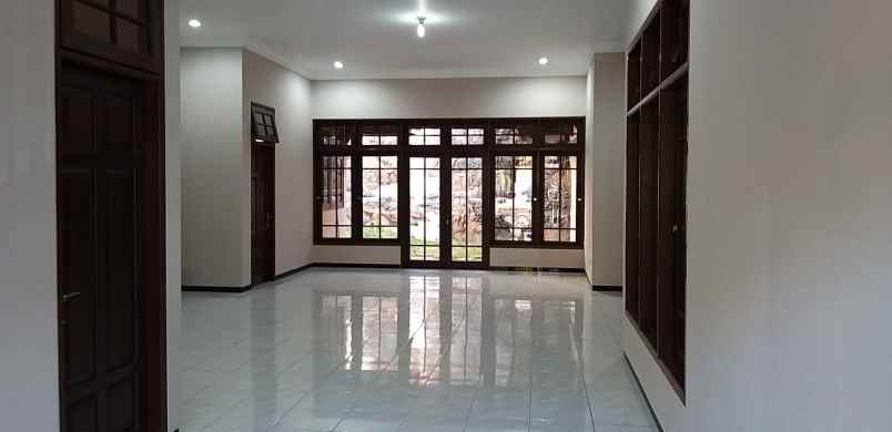rumah margorejo hadap utara minim 2th
