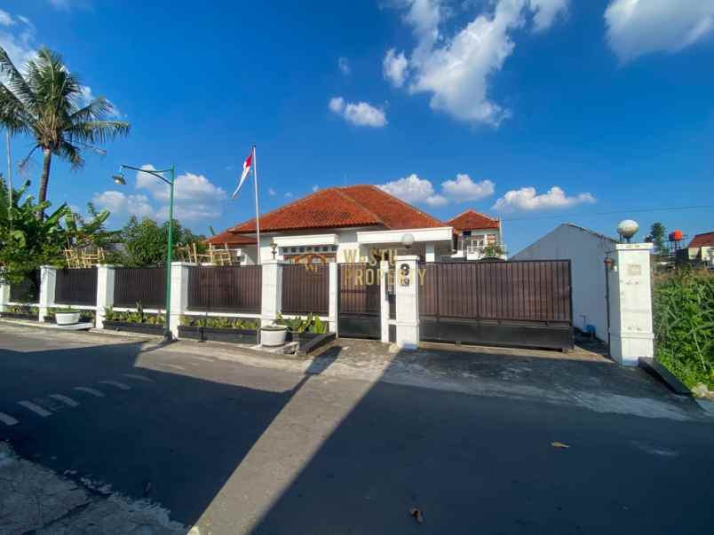 rumah megah mewah dekat ringroad jogja shm siap huni