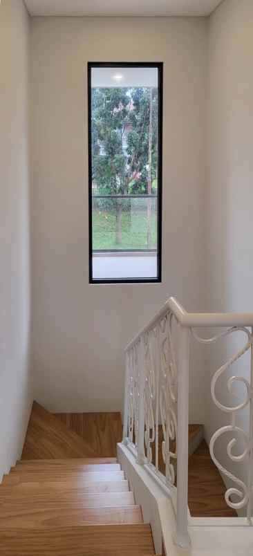 rumah mewah 2 lantai dilegenda wisata cibubur