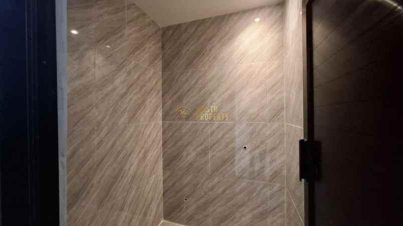 rumah mewah 2 lantai harga terjangkau siap huni 1 unit