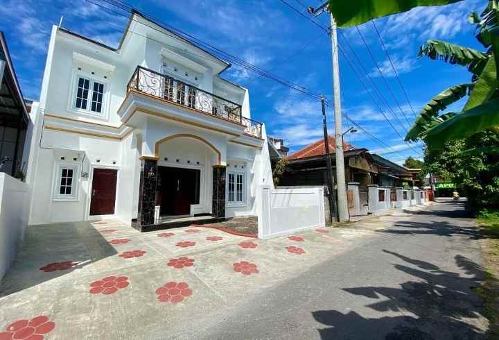 rumah mewah 2 lantai murah di wiyoro bantul