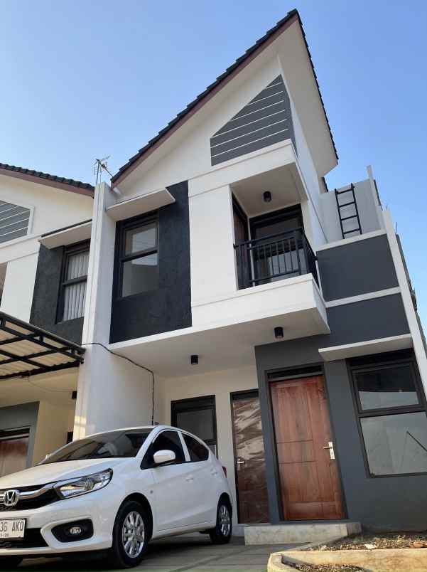 rumah mewah cimahi view unik kereta cepat khas jepang